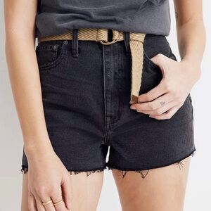 $10 with bundle! Madewell high rise “the momjean short” in 28, distressed black